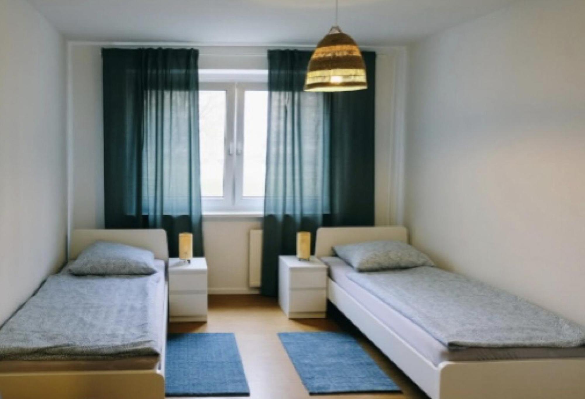 Riesige 3 Zimmer Wohnung am Grünauer Welle mit Balkon Leipzig Exterior foto