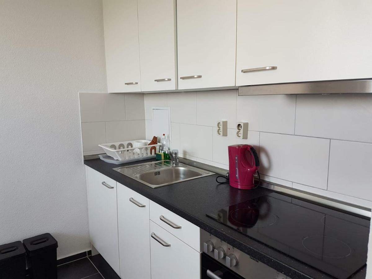 Riesige 3 Zimmer Wohnung am Grünauer Welle mit Balkon Leipzig Exterior foto