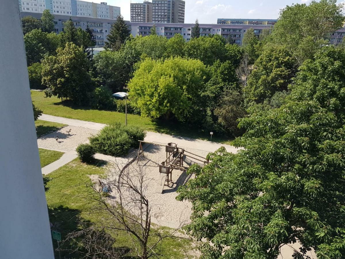 Riesige 3 Zimmer Wohnung am Grünauer Welle mit Balkon Leipzig Exterior foto